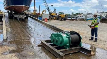 El Sistema Invisible: Cómo un Cabrestante Eléctrico Gestiona la Fuerza y Elimina el Miedo