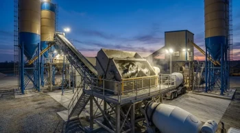 콘크리트 강도의 숨겨진 동력: 강제 혼합 방식 vs. 중력