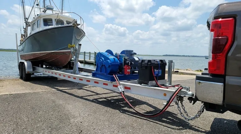 トレーラーの電動ウインチの電源供給方法とは?あなたのセットアップに最適な方法を選びましょう