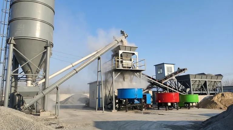 كيف يعمل الناقل اللولبي في محطة خلط الخرسانة؟ شرح دقيق لنقل المساحيق