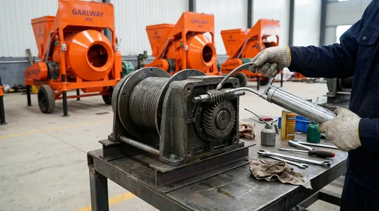 ¿Qué consideraciones de mantenimiento existen para los polipastos de engranaje helicoidal? La guía esencial de lubricación y seguridad