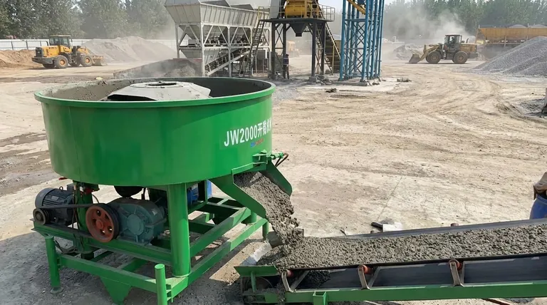 회전식 또는 기울어지지 않는 콘크리트 믹서는 내용물을 어떻게 배출하나요? 효율적인 타설을 위한 메커니즘 잠금 해제